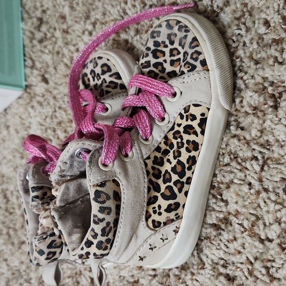 Gap High Tops ❤️ FREE - Picture 3 of 5